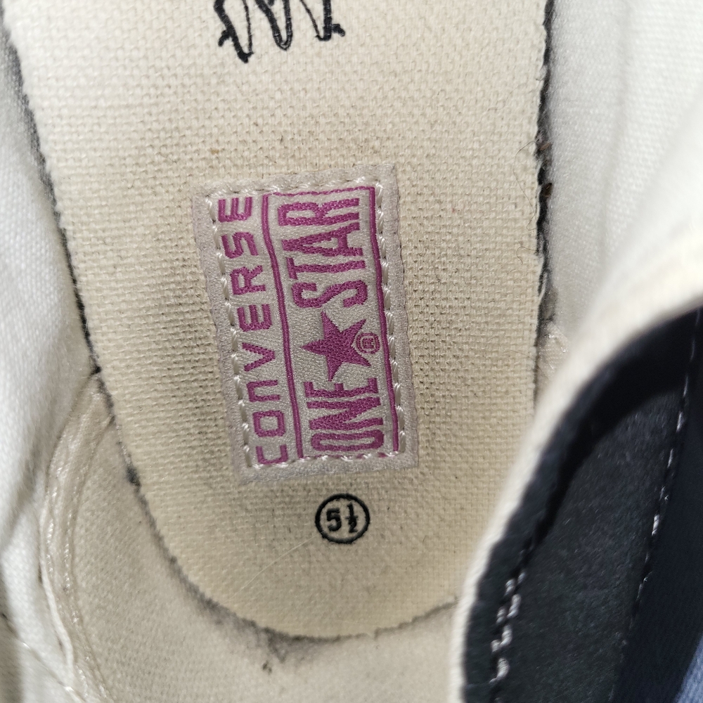 Converse One Star Black Sneakers with Pink Laces - Picture 6 of 8